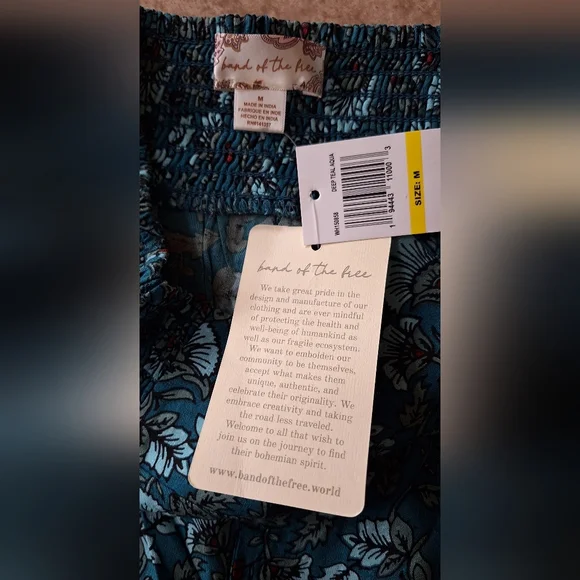 Band Of The Free Wide-Leg boho Pants with Floral Design Size Medium NWT - Picture 3 of 4